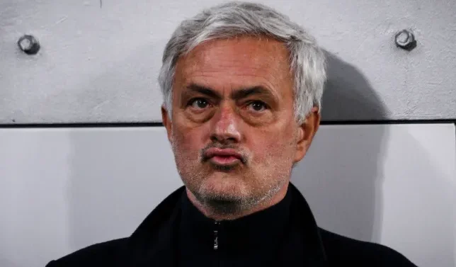 كورة استريم |مستقبل مورينيو مع بنفيكا يواجه تحدياً كبيراً وسط تطورات مرتبطة بمانشستر يونايتد