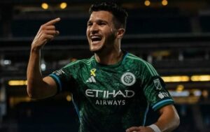 كورة استريم |الأهلي يدخل في مفاوضات مكثفة لضم “محارب الصحراء” من دينامو زغرب لتدعيم الهجوم