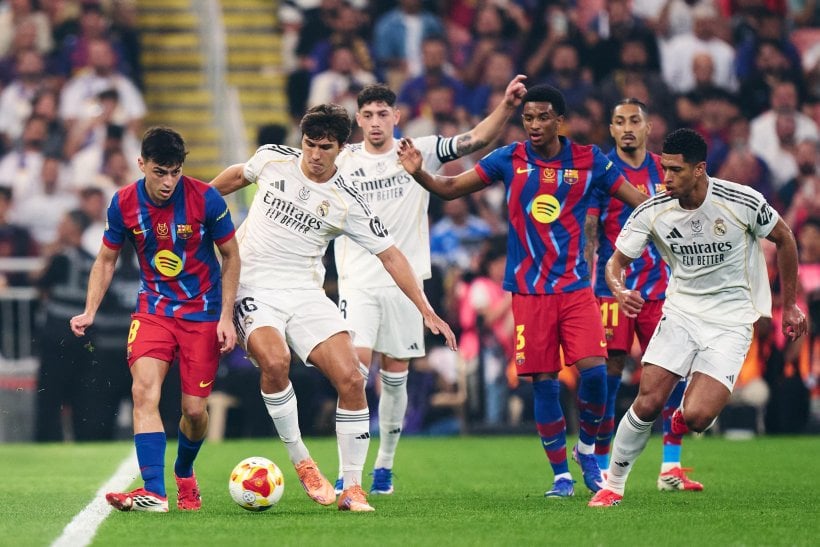 كورة استريم |برشلونة ينتزع كأس السوبر الإسباني بثلاثية من ريال مدريد في الكلاسيكو