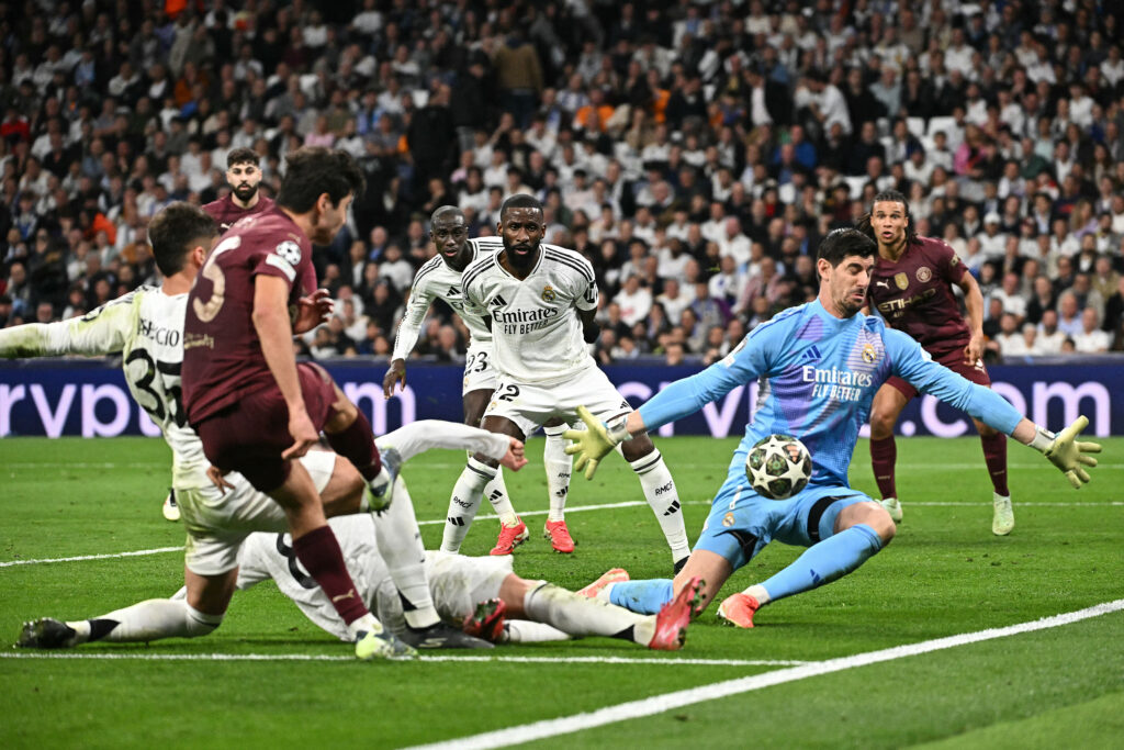 كورة استريم |مانشستر سيتي ينافس ريال مدريد على ضم مدافع روما