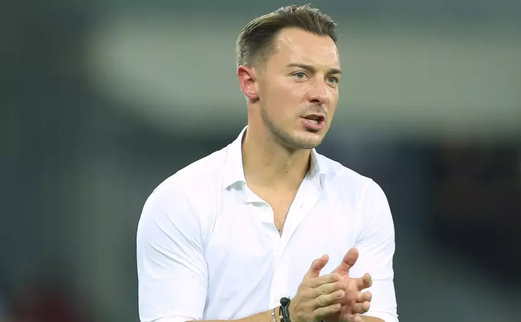 كورة استريم |بعد الفوز المثير أمام شباب الأهلي.. يايسله يوضح حقيقة غضبه ويوجه رسالة للاعبيه