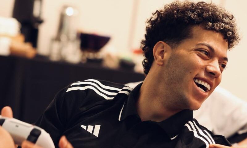 كورة استريم |إمام عاشور ينهي رحلة العمرة ويبدأ برنامج التأهيل في الأهلي