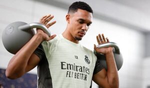 كورة استريم |هل يشهد ملعب ميستايا الظهور الأول لـ أرنولد في 2026؟