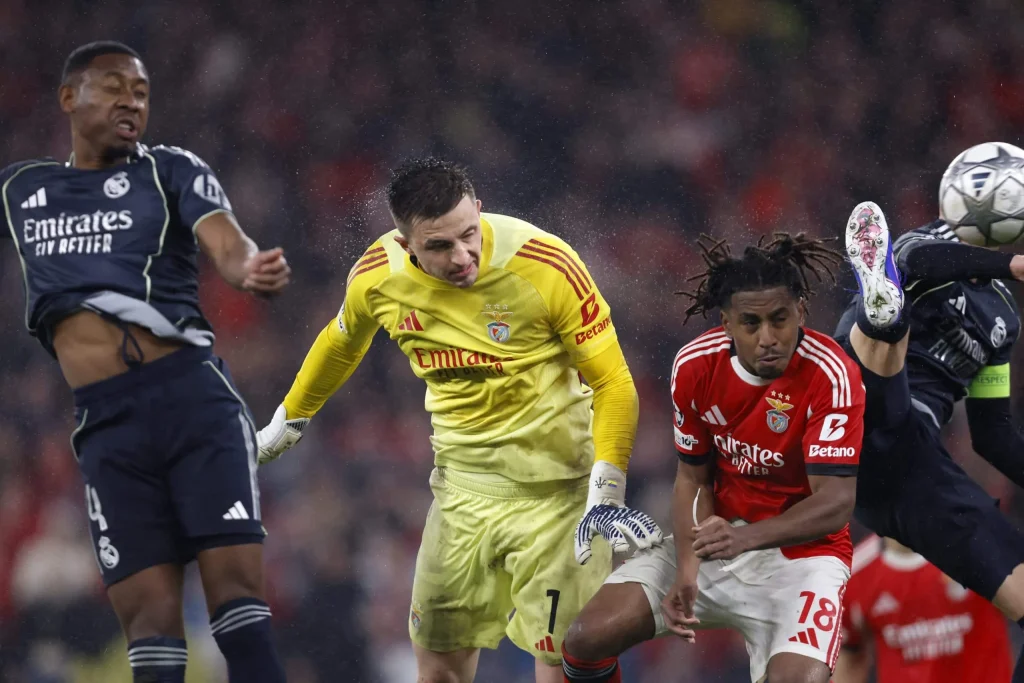 كورة استريم |ما القناة الناقلة لمباراة ريال مدريد ضد بنفيكا في ذهاب ملحق دوري أبطال أوروبا؟