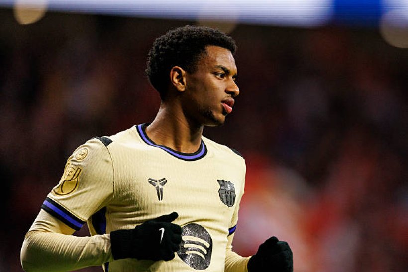 كورة استريم |مانشستر يونايتد يفكر في التعاقد مع مدافع برشلونة