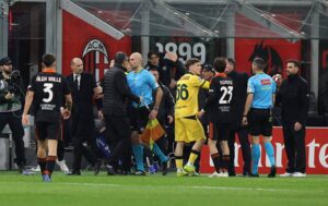 كورة استريم |ميلان يعبر عن استيائه من التحكيم بعد التعادل أمام كومو