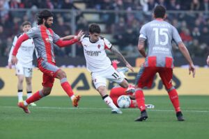 كورة استريم |ميلان ينتزع فوزاً مثيراً من كريمونيزي في الدوري الإيطالي